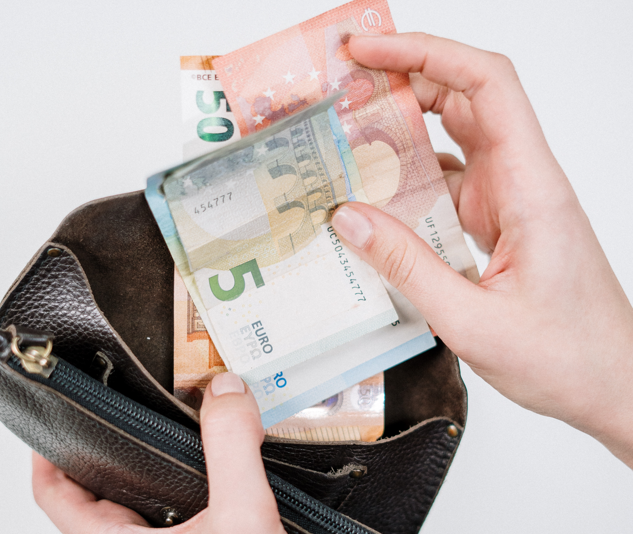 Αντίστροφη μέτρηση για το τέλος των αυξήσεων των επιτοκίων – Οι σκέψεις της ΕΚΤ και της Fed