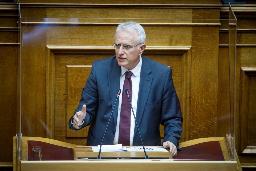 Συνεχίζεται ο “πόλεμος” για Ραγκούση ανάμεσα σε Νέα Δημοκρατία και ΣΥΡΙΖΑ – “Fake news από κόμμα που καταδικάστηκε για μαύρη εργασία”