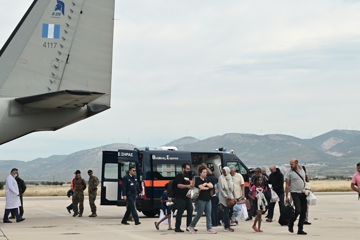 Αγωνία για 80 Έλληνες που παραμένουν στο Σουδάν – Συνεχίζονται οι προσπάθειες απεγκλωβισμού τους