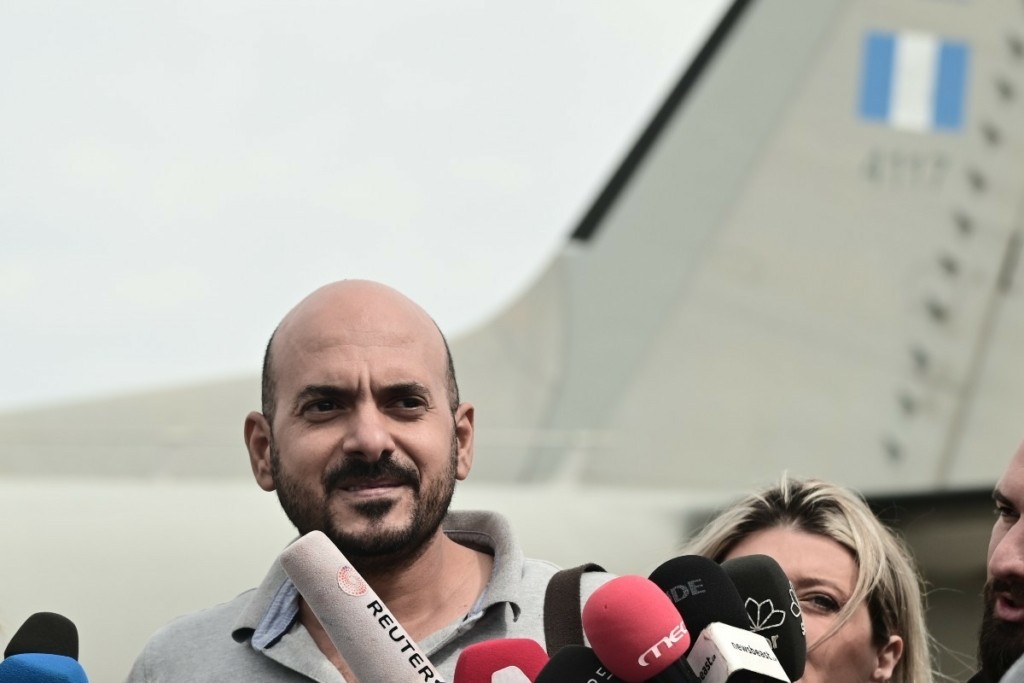 Σουδάν: Οι πρώτες δηλώσεις Έλληνα διασωθέντα – “Έσκασε βόμβα δίπλα στο σπίτι μου” (vid)
