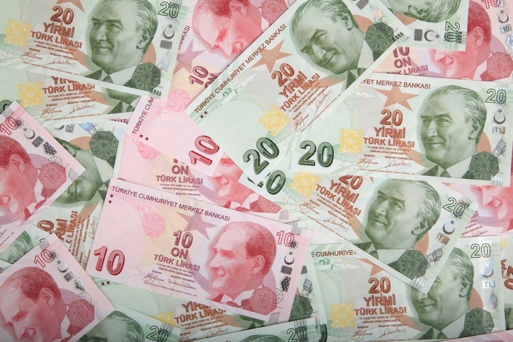 Ιστορικό χαμηλό για την τουρκική λίρα – Αβεβαιότητα εν όψει των εκλογών