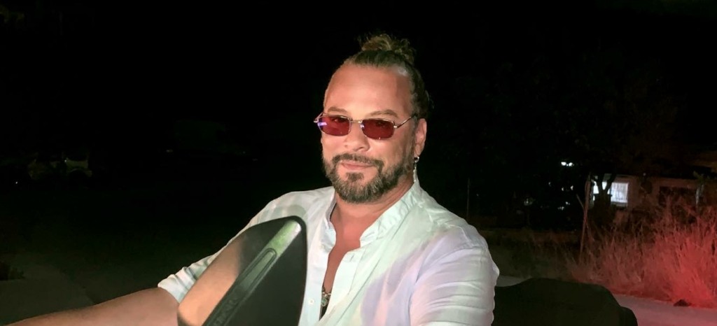 Αυτός είναι ο κούκλος ηθοποιός και τραγουδιστής γιος του Χρήστου Δάντη και της Κατερίνας Τοπάζη