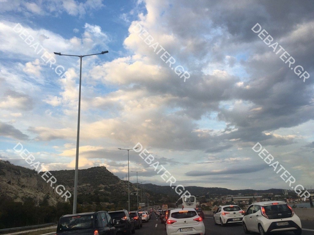 Συνεχίζεται η επιστροφή των εκδρομέων του Πάσχα (vid+pics)