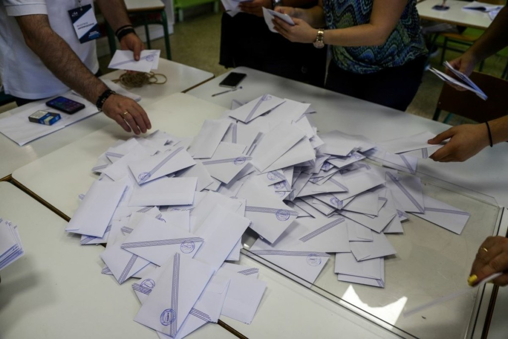 Στο 5,8% η διαφορά ΝΔ και ΣΥΡΙΖΑ λίγο πριν τις εκλογές – Πώς κρίνουν οι πολίτες την κυβέρνηση για την διαχείριση των κρίσεων