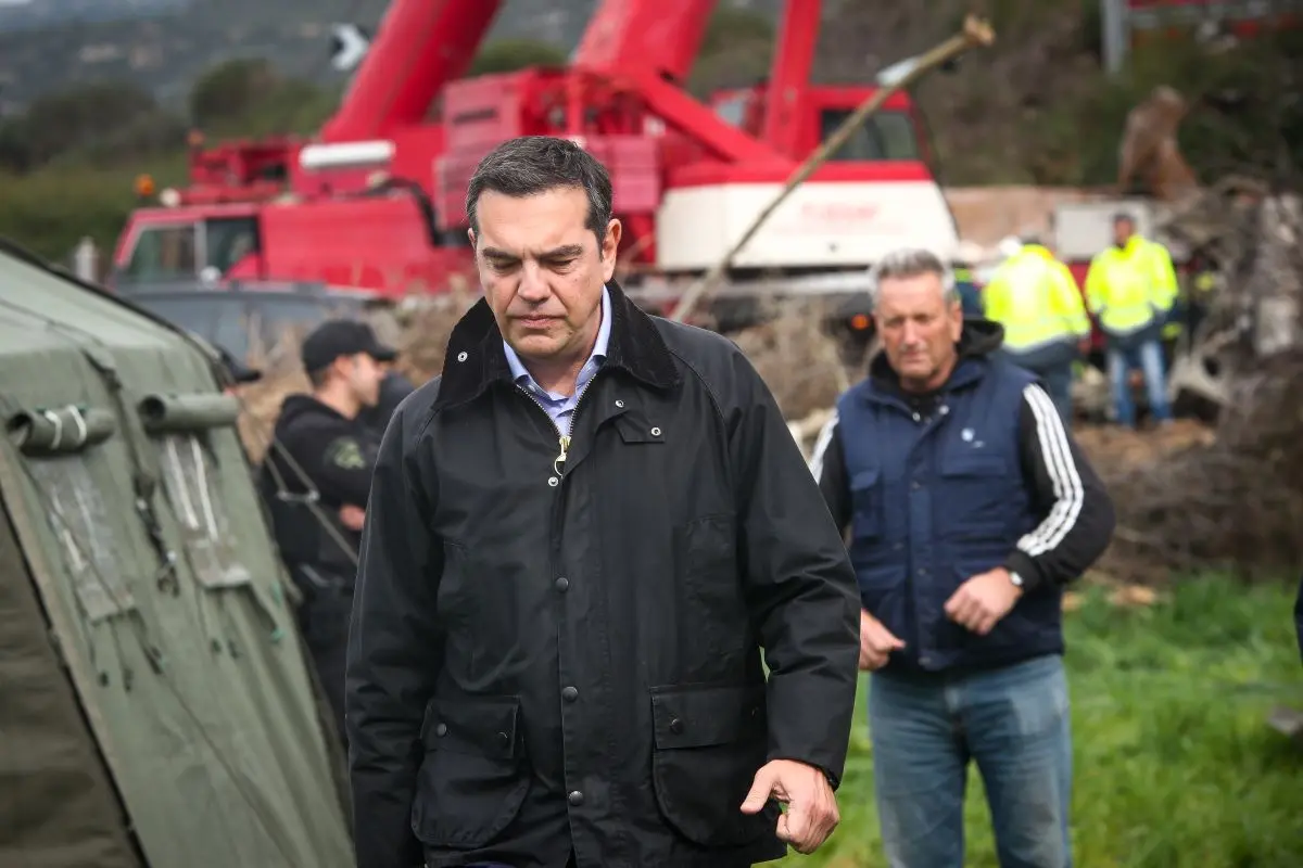 Αλέξης Τσίπρας: Συνάντηση με τους γονείς θυμάτων από το  δυστύχημα στα Τέμπη – “Θα κάνει ό,τι περνά από το χέρι του για να λογοδοτήσουν οι ένοχοι”