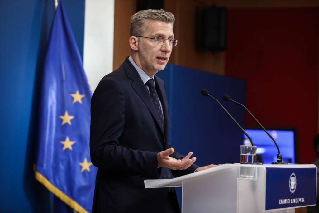 Μείωση ΕΝΦΙΑ κατά 10% αφορά και υφιστάμενα συμβόλαια – Το Youth Pass θεσμοθετείται από το καλοκαίρι