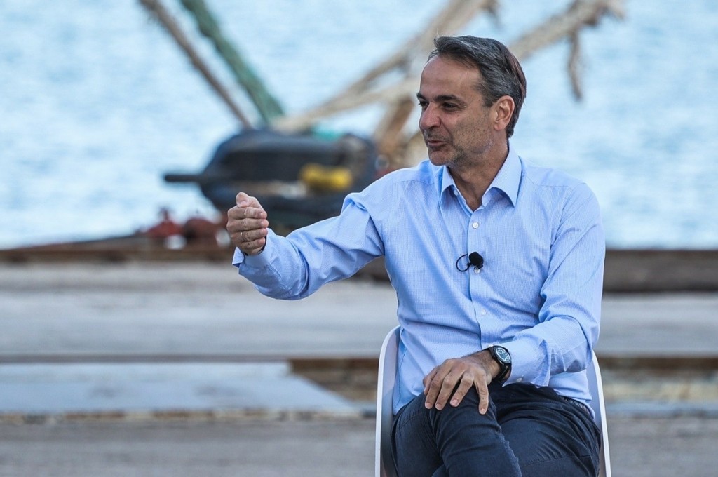 Οι τρεις εξαγγελίες του Μητσοτάκη από την Ελευσίνα για την οικονομία – Το Youth Pass, ο ΕΝΦΙΑ και το μισθολόγιο στο Δημόσιο