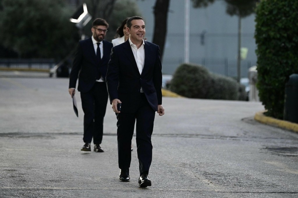 Τσίπρας για debate: «Εύχομαι ο ελληνικός λαός να βγει πιο σοφός σήμερα»