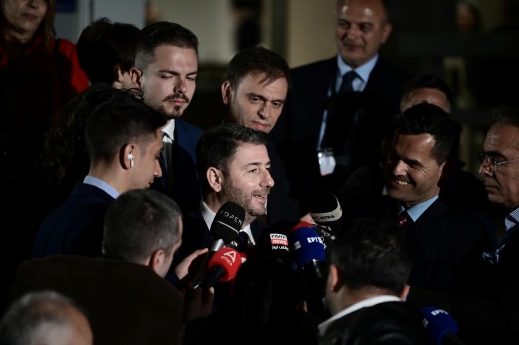 Debate: Οι δηλώσεις Ανδρουλάκη, Βαρουφάκη, Βελόπουλου και Κουτσούμπα κατά την αποχώρηση από το Ραδιομέγαρο της ΕΡΤ (vids)