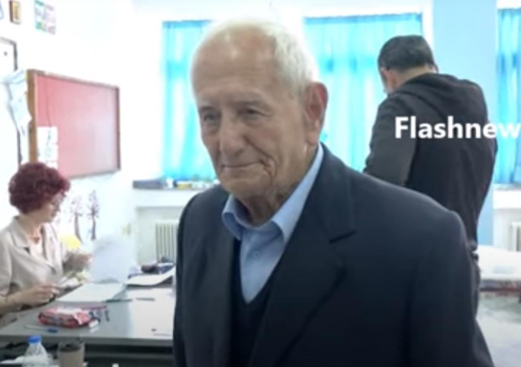Ο 98χρονος που τα έχει… 420 – Η επική ατάκα μπροστά στην κάλπη