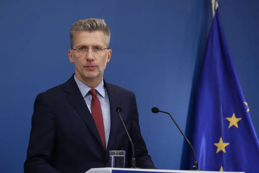 Σκέρτσος: “Περισσότερη ασφάλεια και στη θάλασσα”