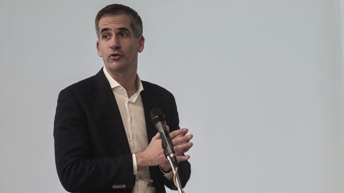 Κώστας Μπακογιάννης: “Υπό εγκατάλειψη οι άστεγοι στην Αθήνα – Απολύσεις στο Street Work από τη δημοτική Αρχή Δούκα”