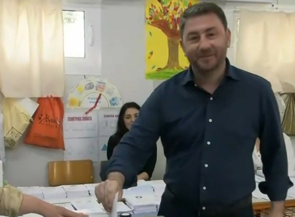 Ψήφισε στο Αρκαλοχώρι Κρήτης ο Νίκος Ανδρουλάκης – Τα «καρφιά» για ΝΔ και ΣΥΡΙΖΑ