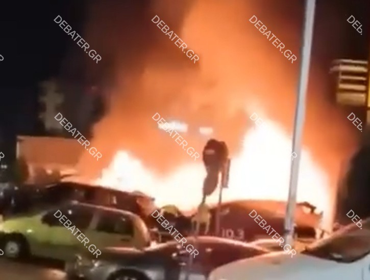 Φωτιά τα ξημερώματα σε κατάστημα με αυτοκίνητα στην Αλεξάνδρας – Αναστάτωση στου Γκύζη (pics)