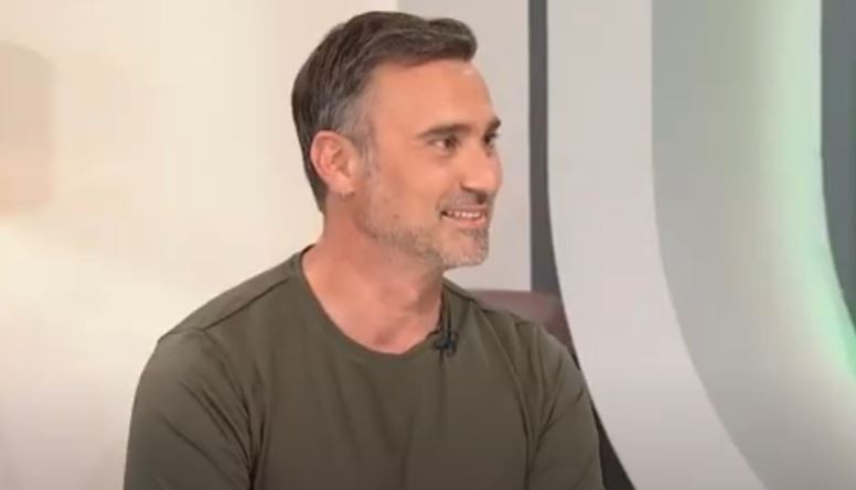 Ο λόγος που ο Καπουτζίδης σταμάτησε τον σχολιασμό της Eurovision – “Μου έφυγε η χαρά, πέρυσι ήταν μεγάλη ταλαιπωρία” (vids)