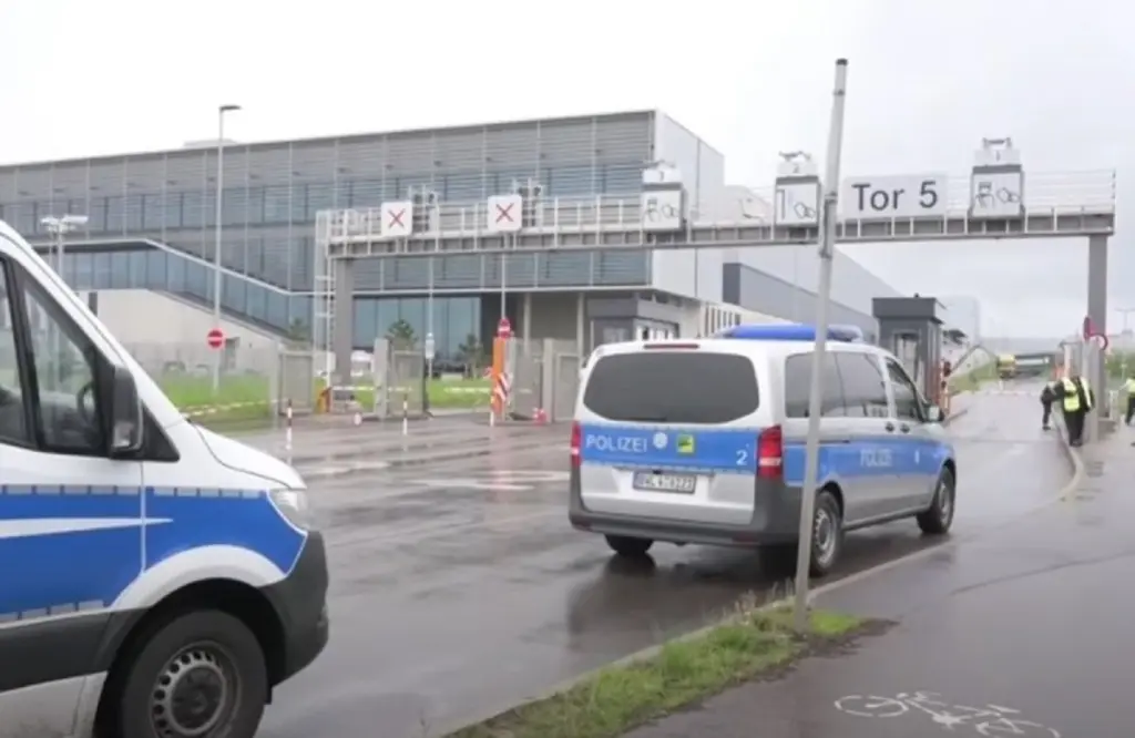 Στους δυο οι νεκροί σε εργοστάσιο της Mercedes στη Γερμανία – Άγνωστα τα κίνητρα του δράστη
