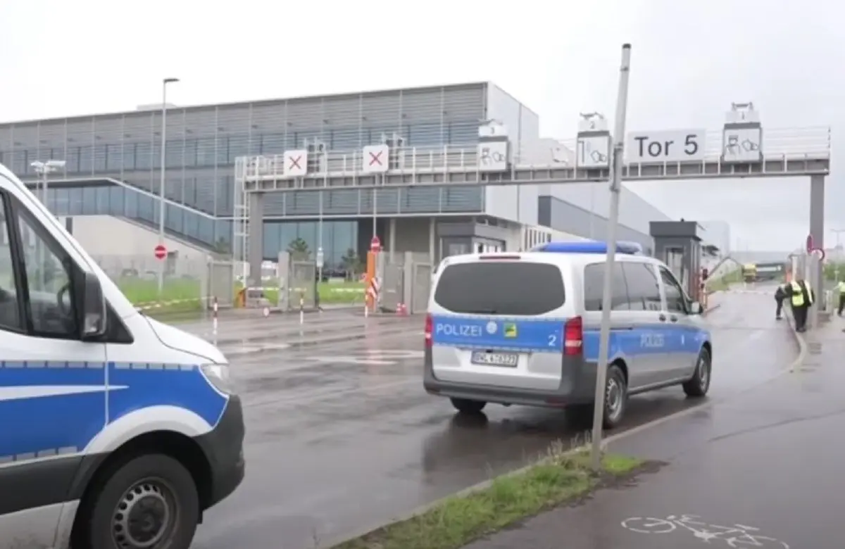 Στους δυο οι νεκροί σε εργοστάσιο της Mercedes στη Γερμανία – Άγνωστα τα κίνητρα του δράστη