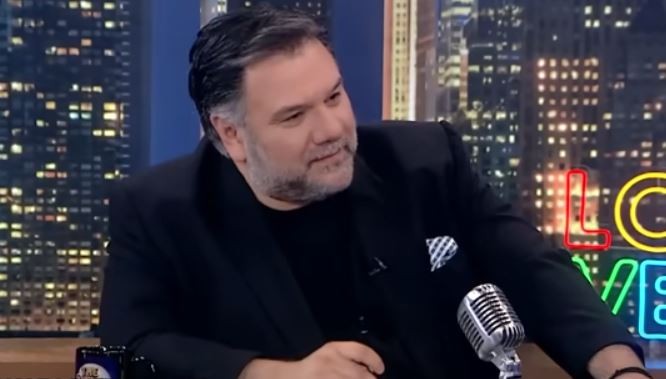 Συγκλονίζει ο Γρηγόρης Αρναούτογλου για το θέμα των κιλών: “Κοιμάμαι με μηχάνημα οξυγόνου”