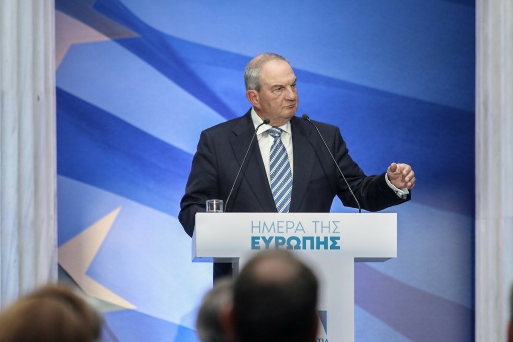 Εξαπέλυσε «πυρά» κατά της Ευρωπαϊκή Ένωσης ο Καραμανλής – «Εξοντωτική και τιμωρητική η συνταγή που επιβλήθηκε στην Ελλάδα»