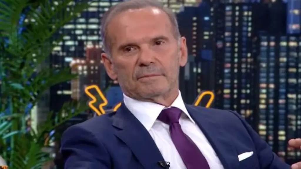 Πέτρος Κωστόπουλος: “Στο Ευρωκοινοβούλιο έπαιρνα διπλάσιο μισθό από τον Έλληνα πρωθυπουργό” (vids)