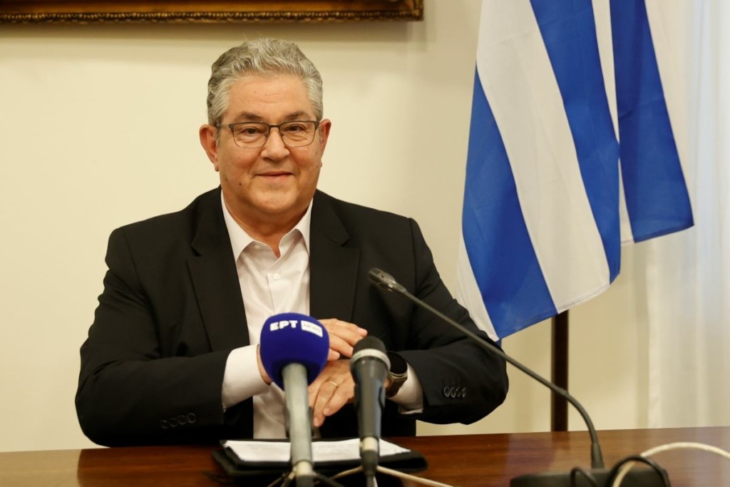 Δημήτρης Κουτσούμπας: Ομιλία στη νέα κοινοβουλευτική ομάδα του ΚΚΕ – “Να μη χαθεί καμία ψήφος λόγω αποχής”