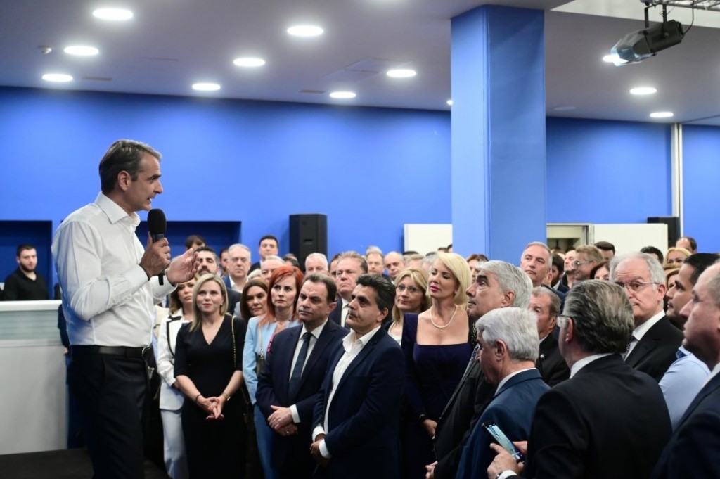 Συνάντηση Μητσοτάκη με υποψηφίους και βουλευτές της ΝΔ – Έδωσε συγχαρητήρια στα στελέχη