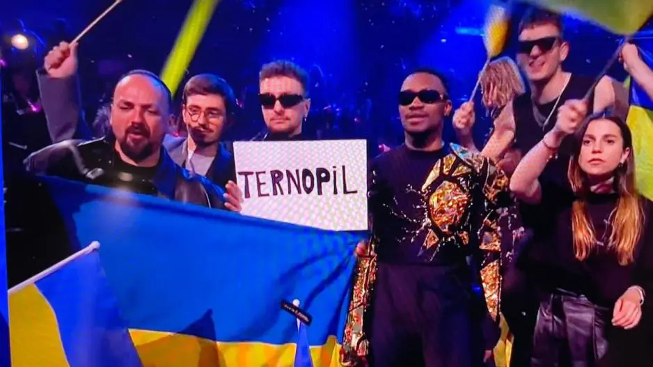 Eurovision 2023: Βομβαρδισμοί στην πόλη των Tvorchi όταν η Ουκρανία ανέβηκε στη σκηνή