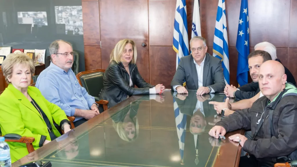 Συνάντηση Θεοδωρικάκου με το ΔΣ της ΕΣΗΕΑ για το ζήτημα της εξιχνίασης της δολοφονίας του Γιώργου Καραϊβάζ