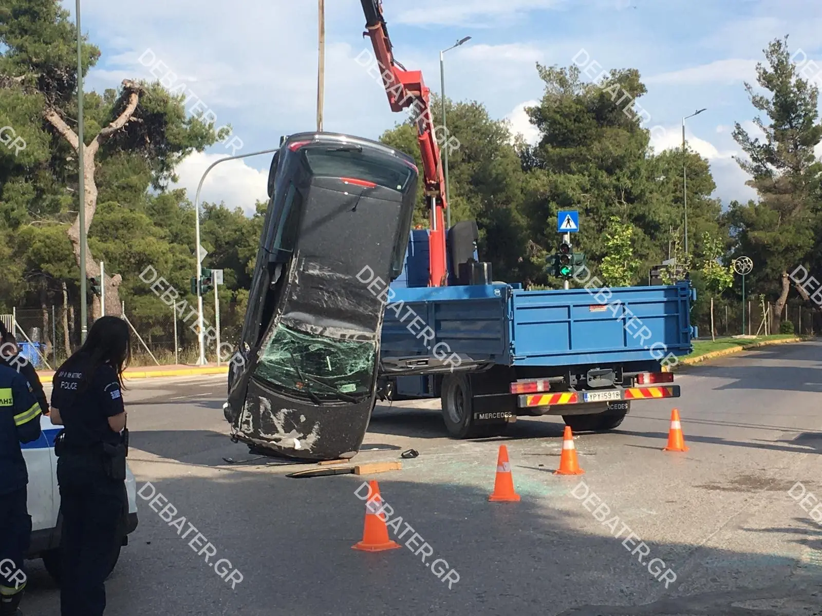 Τροχαίο στη Λεωφόρο Μαραθώνος: Βίντεο – ντοκουμέντο από τη στιγμή που το αυτοκίνητο “τουμπάρει”