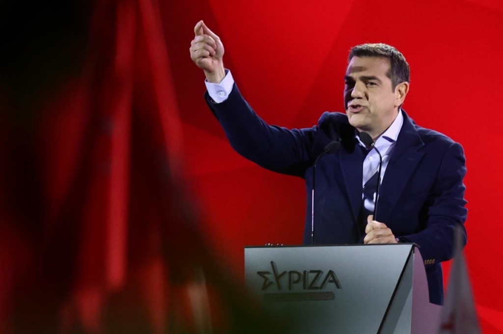 Τσίπρας από τη Λάρισα: «Πρόγραμμα απάτη αυτό της ΝΔ – Το έβαλε ξανά στα πόδια ο Μητσοτάκης για μάχη των δυο μας»
