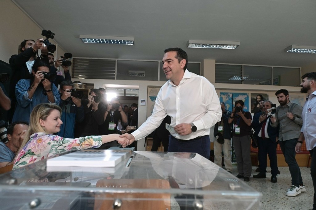 Εκλογές 2023: Ψήφισε στην Κυψέλη ο Αλέξης Τσίπρας