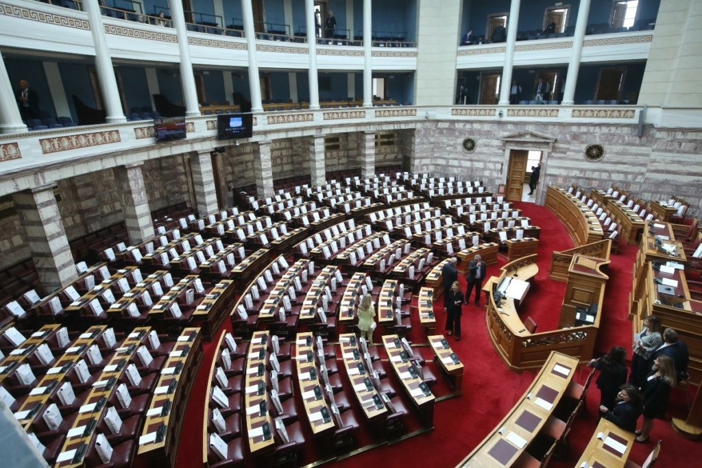 Στην Ολομέλεια της Βουλής το νομοσχέδιο για την ψήφο των αποδήμων – Σήμερα η ομιλία Μητσοτάκη