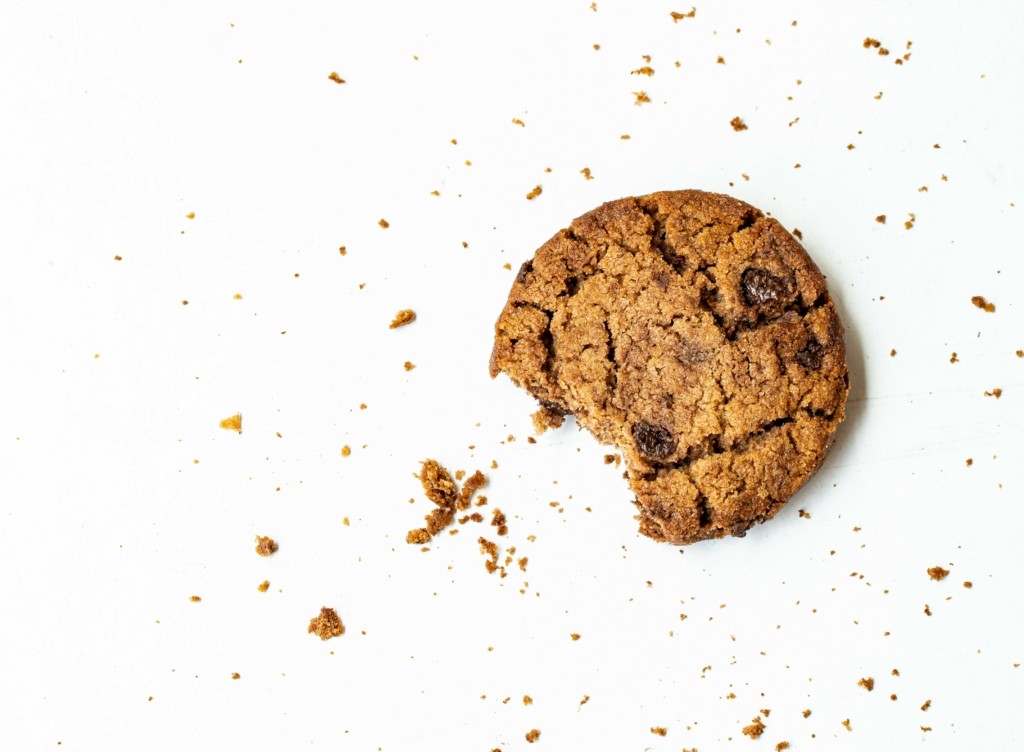 Vegan μπισκότα με φυστικοβούτυρο και βρώμη