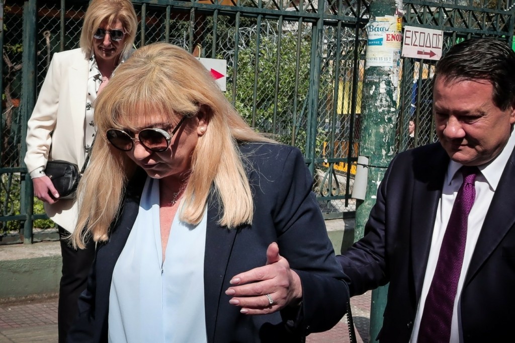 Γιώργος Καραϊβάζ: Σε ξεχωριστές φυλακές οδηγούνται οι δύο συλληφθέντες – Κατέθεσε στον ανακριτή η Στάθα Αλεξανδροπούλου (vid)