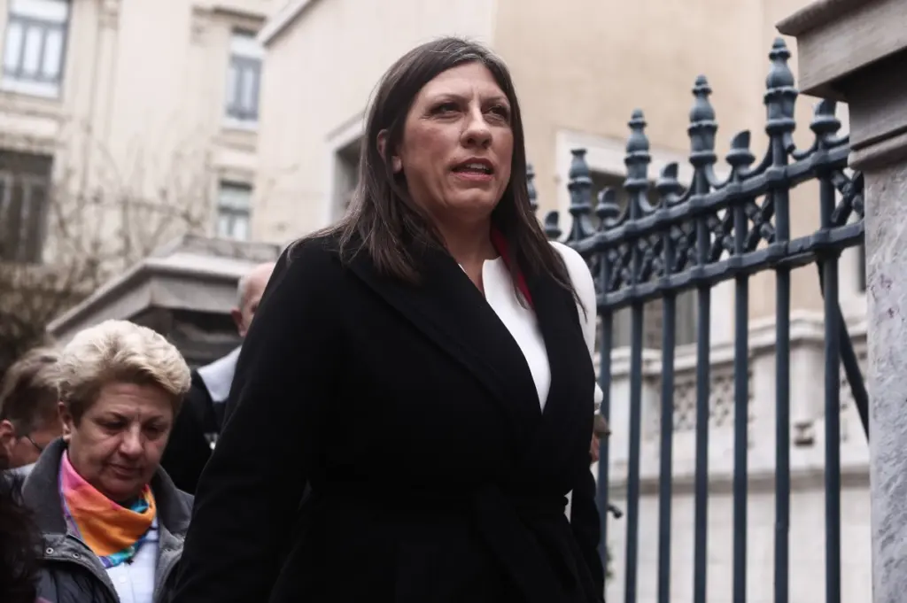 Μετρά αντίστροφα η Κωνσταντοπούλου: «Χουρδάκης και Παπαϊωάννου έχουν μια ημέρα ακόμα διορία να παραδώσουν τις έδρες»