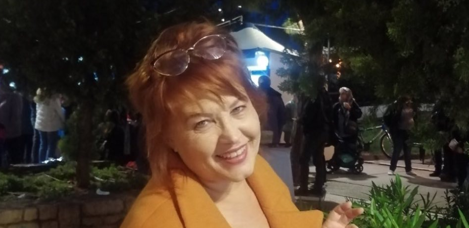 Δείτε την ηθοποιό και κούκλα κόρη της Νικολέττας Βλαβιανού και τον εγγονό της