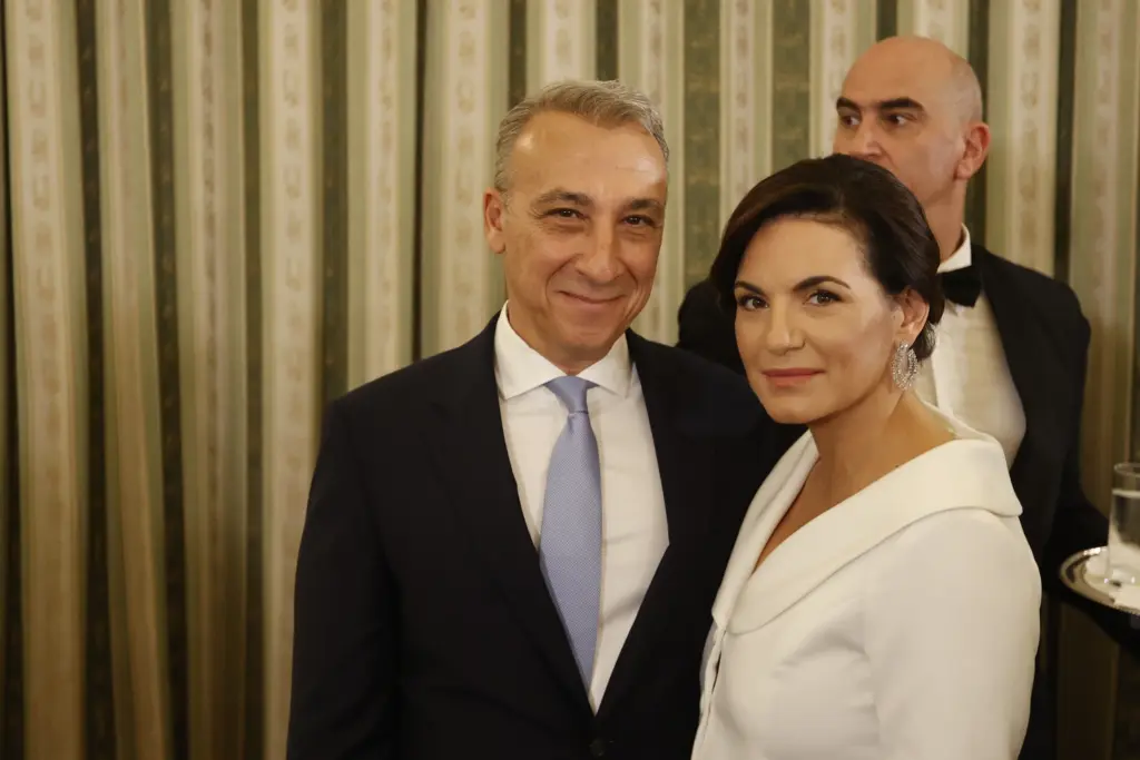 Πιο κομψή από ποτέ η Όλγα Κεφαλογιάννη στην ορκωμοσία της νέας κυβέρνησης (pics)