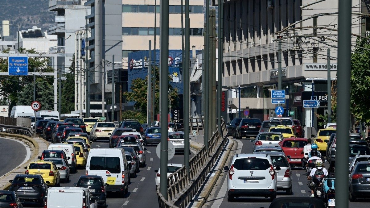 Αυξημένη η κίνηση στην Κηφισίας λόγω τροχαίου στο ύψος του Χαλανδρίου – Προβλήματα σε Κηφισό και Λεωφόρο Αθηνών
