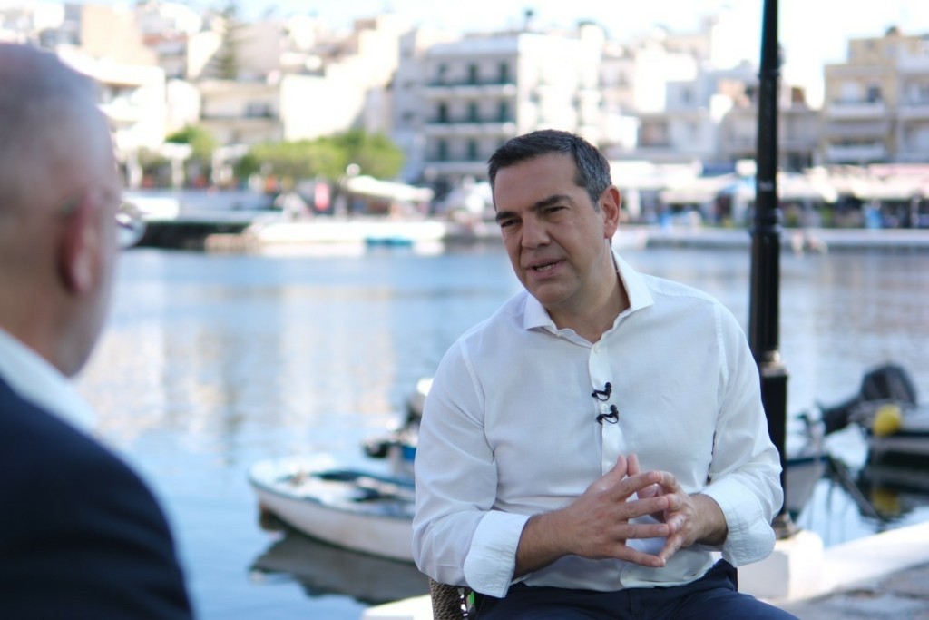 Τσίπρας στο Euractiv: Υποκρισία να μετράμε εκατοντάδες νεκρούς και κάποιοι να συζητάνε για χρήματα στις χώρες υποδοχής