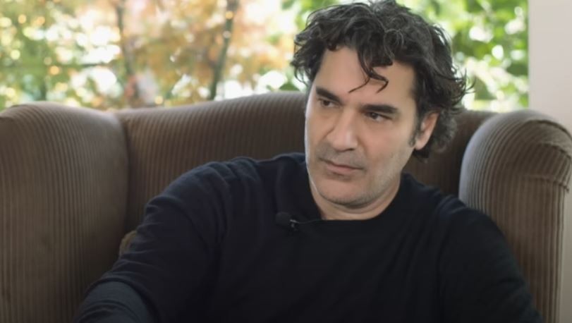 Η αντίδραση του Παπακαλιάτη στην “αιχμηρή” δήλωση του Γκλέτσου για το Maestro – “Αυτά είναι κουταμάρες” (vid)