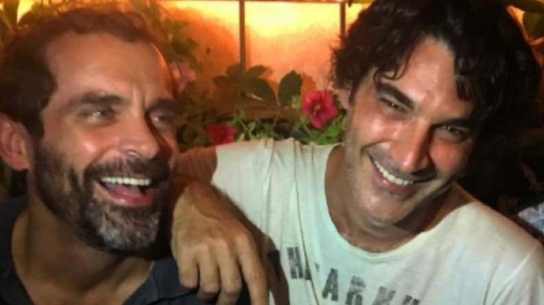 Η σχέση του Κωνσταντίνου Μαρκουλάκη με τον Χριστόφορο Παπακαλιάτη – Συμπρωταγωνιστούσαν στη σειρά “Να με προσέχεις” (pics&vid)