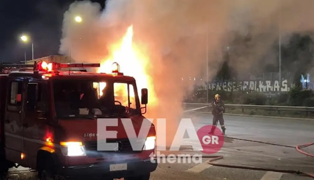 Φορτηγό πήρε φωτιά στον Κηφισό (pics&vid)