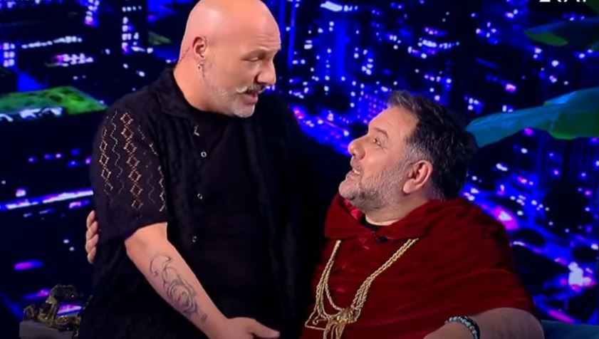 Ο Αρναούτογλου έκανε έκπληξη στον Μουτσινά στο φινάλε της εκπομπής του – “Δεν ξέρω τι θα κάνεις, αλλά γύρνα γρήγορα” (vid)