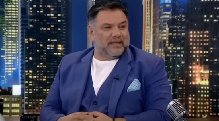 Νοσεί για δεύτερη φορά με κορονοϊό ο Γρηγόρης Αρναούτογλου – “Κοντεύω να τρελαθώ”
