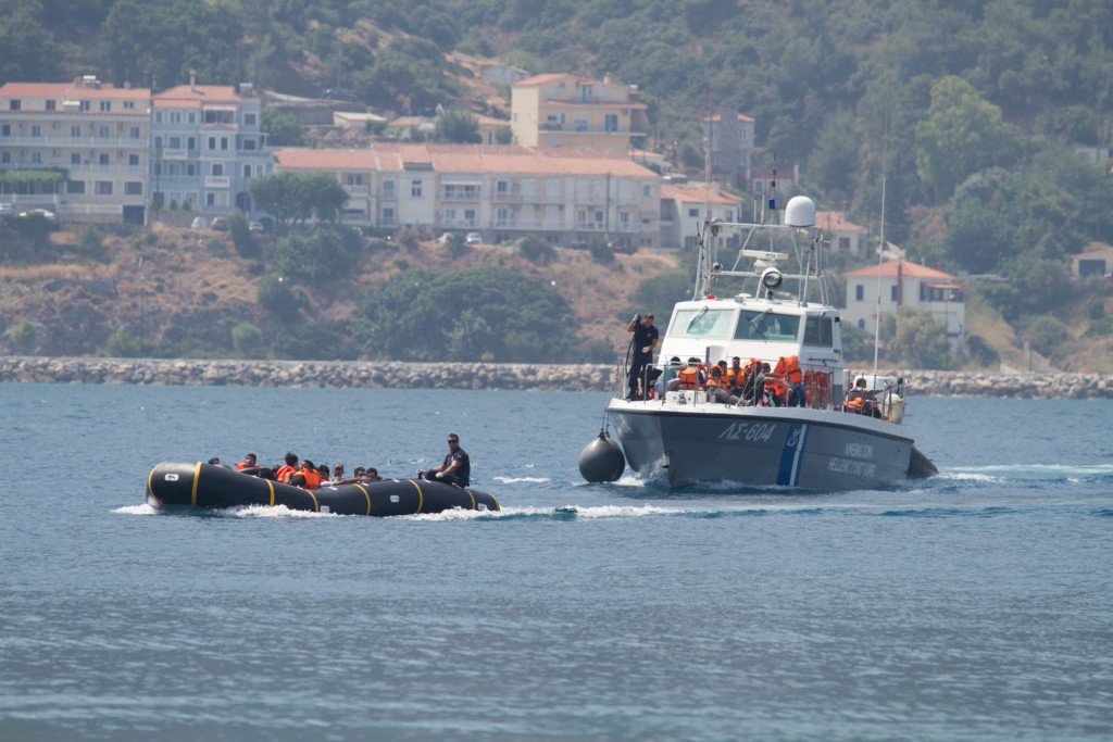 Σύμη: Διάσωση 21 μεταναστών σε απόκρημνη περιοχή στον Άγιο Βασίλειο