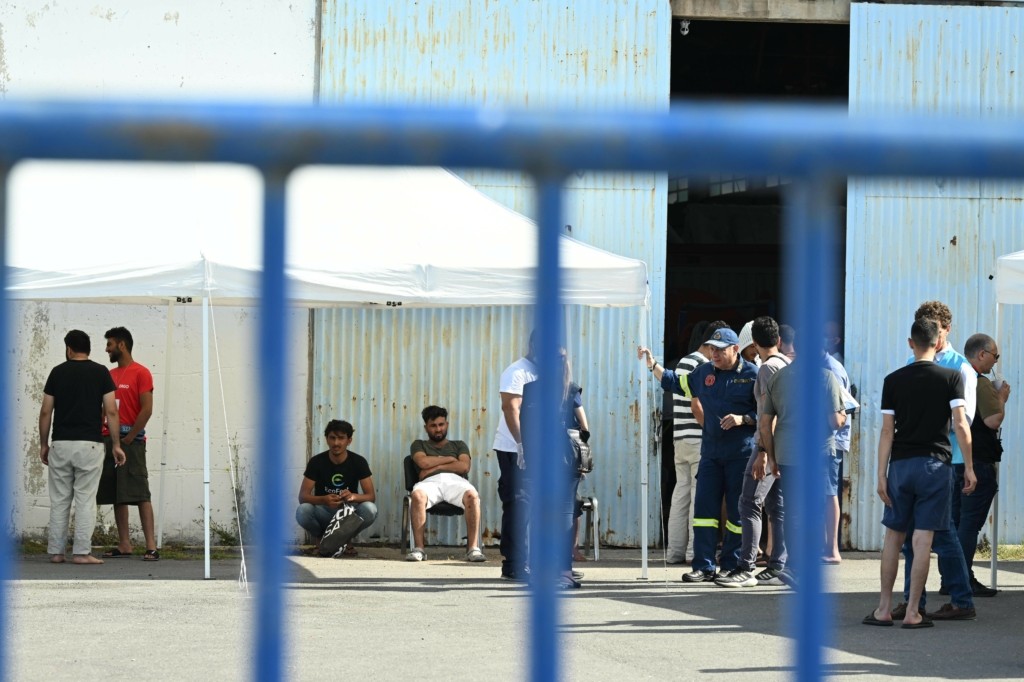 Ναυάγιο στην Πύλο: Εντοπίστηκαν διακινητές ανάμεσα στους διασωθέντες – 78 οι νεκροί – Τραγικές στιγμές στην Καλαμάτα