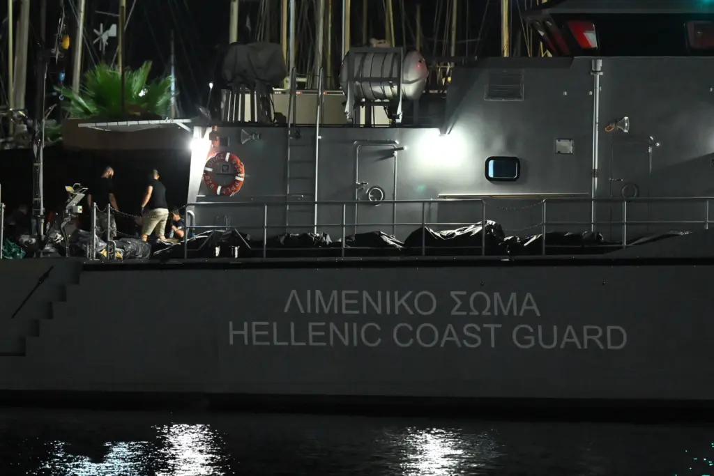 Παρέμβαση Ντογιάκου για το ναυάγιο στην Πύλο – Εποπτεία της έρευνας από αντεισαγγελέα του Αρείου Πάγου