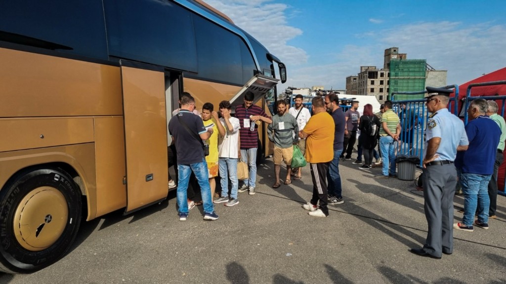 Ναυάγιο στην Πύλο: Επίσκεψη ΚΚΕ στη δομή των διασωθέντων στην Μαλακάσα