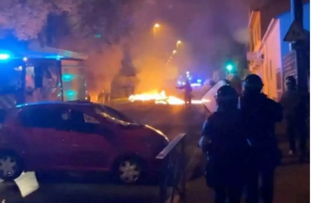 Συνεχίζεται το πολεμικό κλίμα στη Γαλλία μετά τη δολοφονία του 17χρονου από αστυνομικά πυρά (vids)