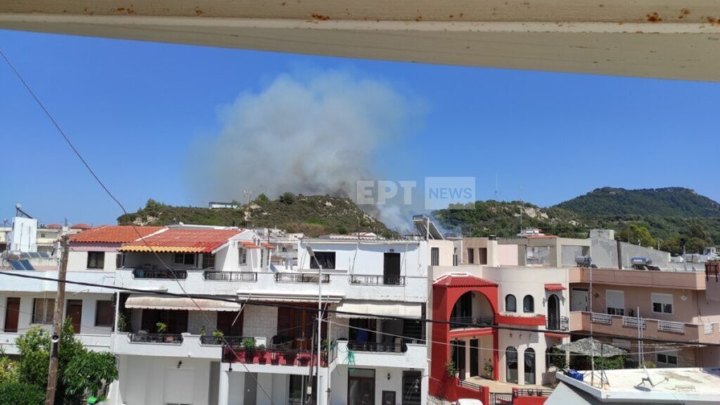 Φωτιά στη Ρόδο – Μεγάλη κινητοποίηση της Πυροσβεστικής